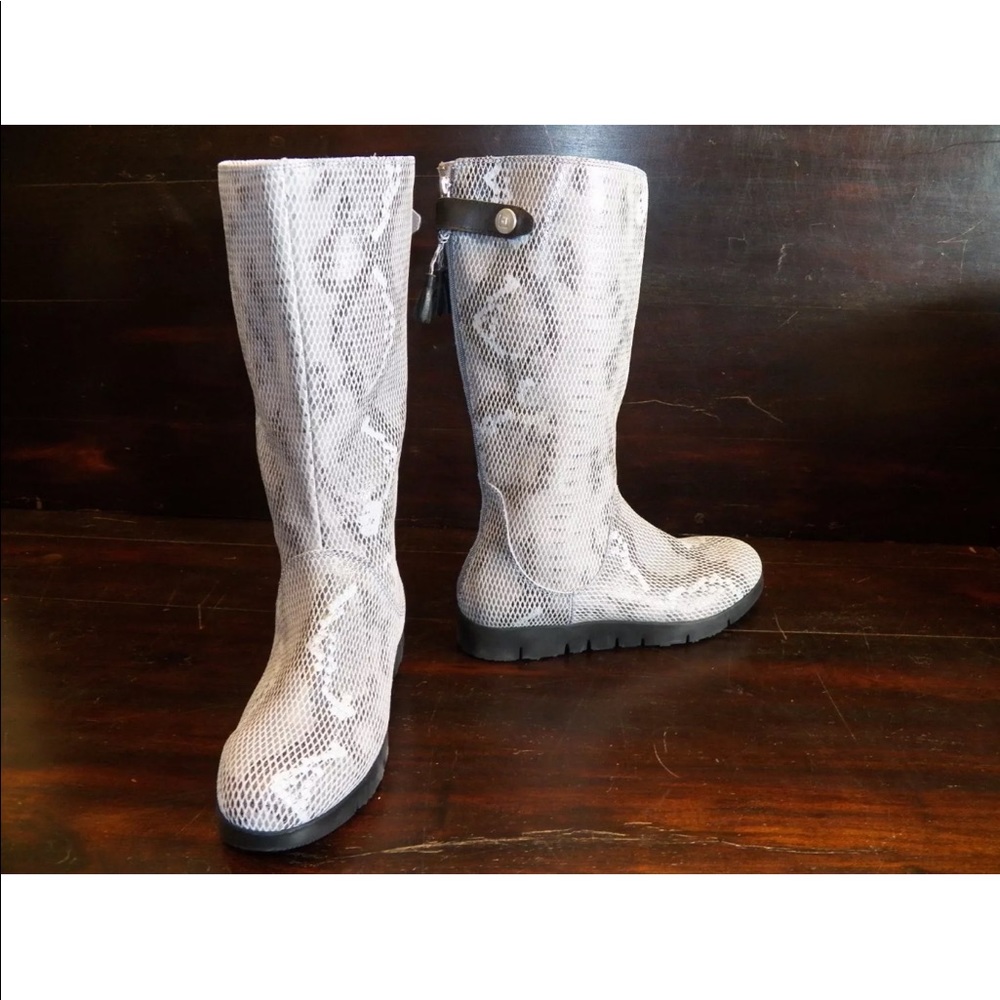 New Womens TSUBO Eilis Charcoal Snake Weather Boot